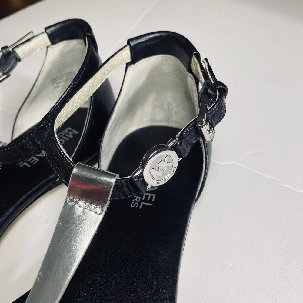 Michael Kors Black Genuine Butter Soft Leather Thong Plate Sandal Size 5.5‎